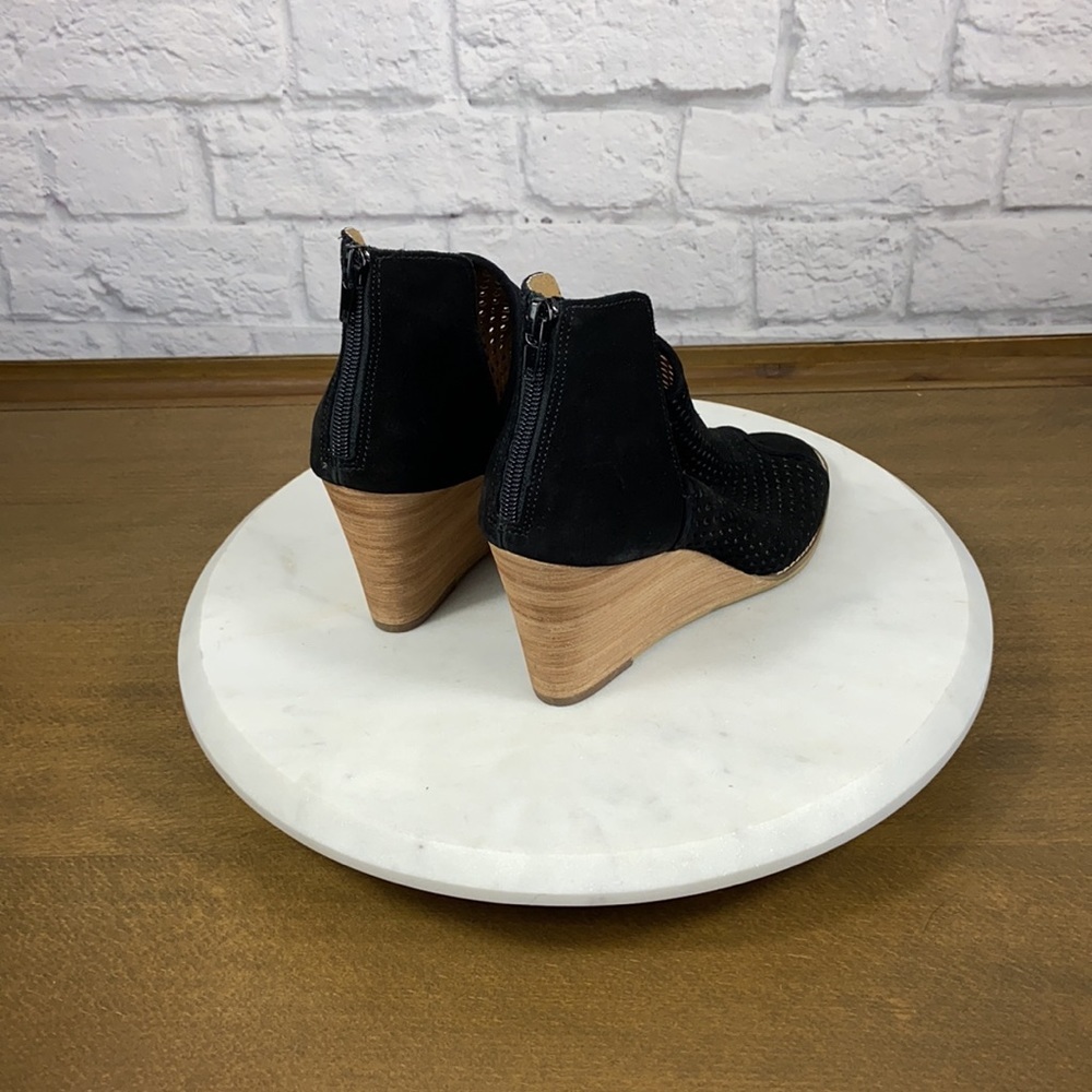 Susina Wedge Peep Toe Shoes - Picture 3 of 9